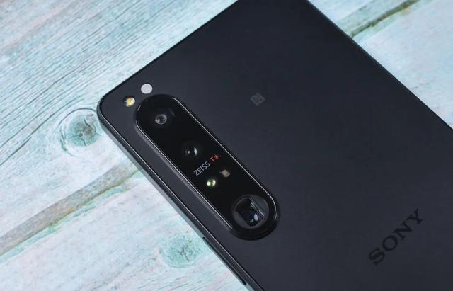 索尼Xperia 1 IV微单手机 掌上的微单相机(2)
